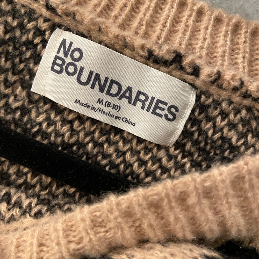 NWT No Boundaries Size M Leopard Print Long Sleeve Crew Neck Soft Comfy Sweater - Picture 11 of 11